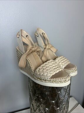 Vince Camuto Wedge espadrilles